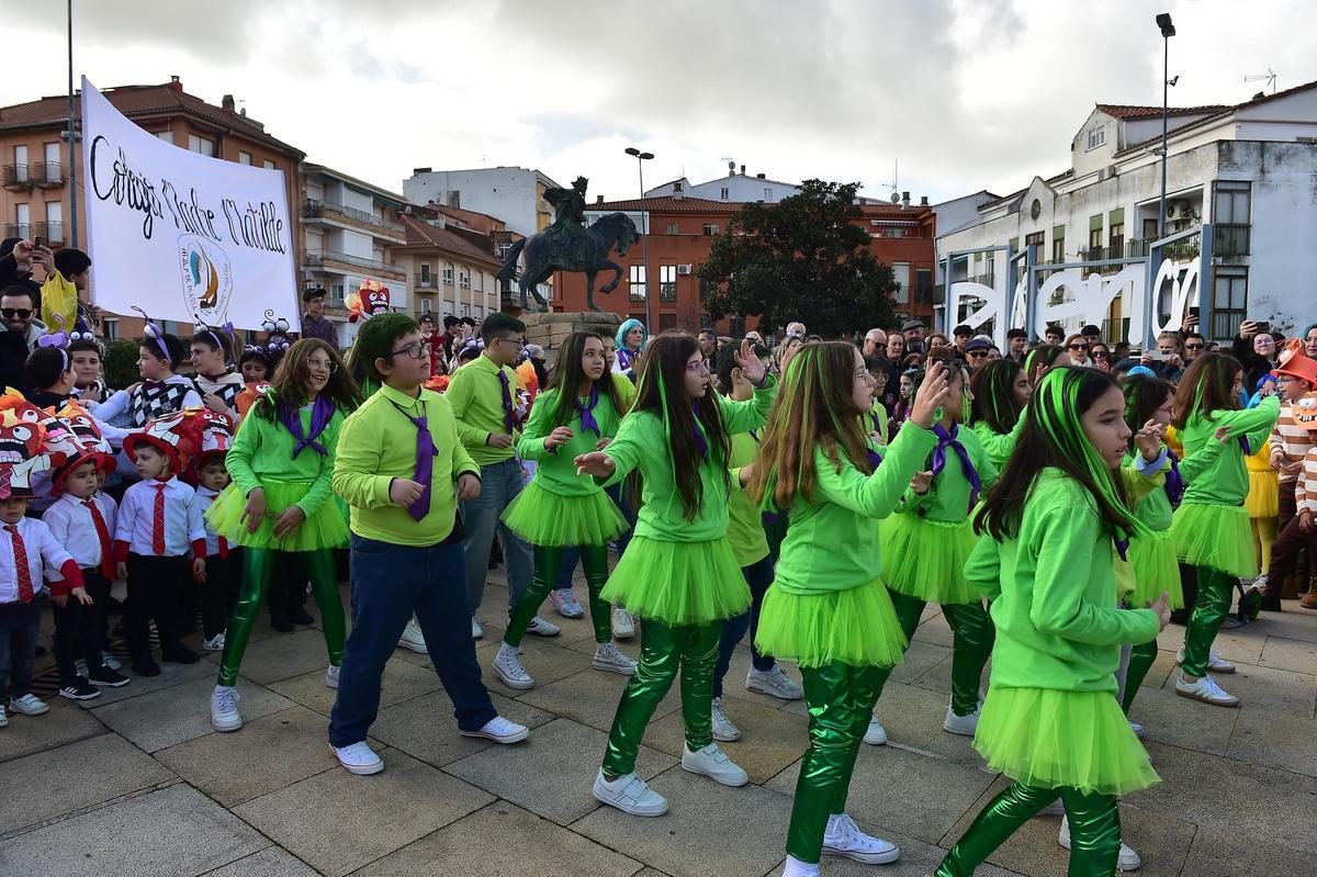 Fotogalería | Los colegios estrenan el Carnaval en Plasencia