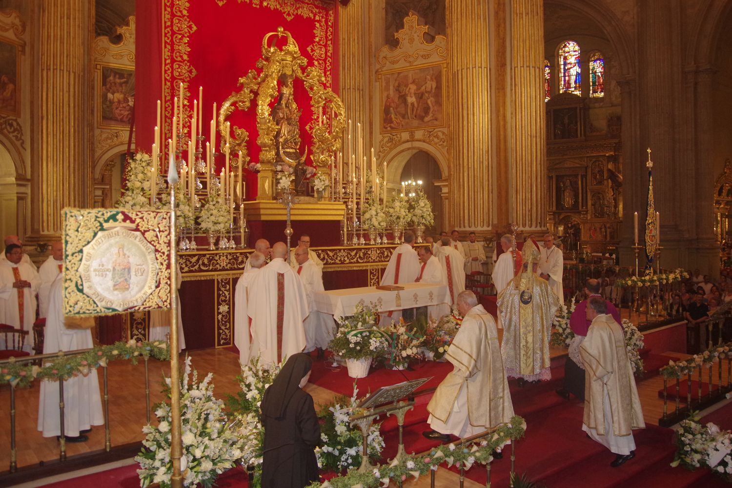La Catedral acoge la Misa Estacional de Santa María de la Victoria