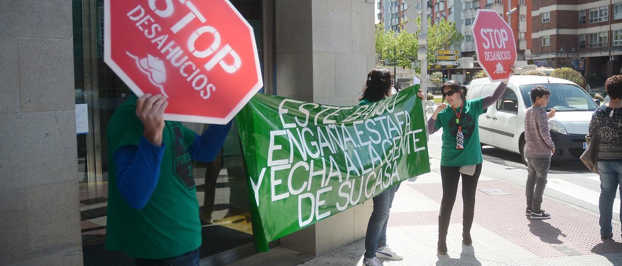 Concentración contra los desahucios en Pontevedra.