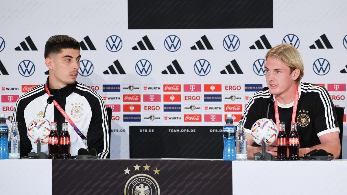 Kai Havertz y Julian Brandt comparecen en la rueda prensa de la selección alemana