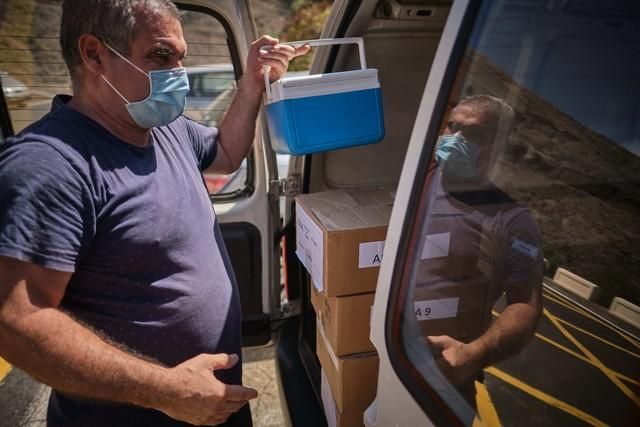 Recorrido con farmacéuticos por varios caseríos de Anaga, donde reparten medicamentos y atienden a personas en lugares aislados o con problemas para desplazarse  | 05/08/2020 | Fotógrafo: Andrés Gutiérrez Taberne