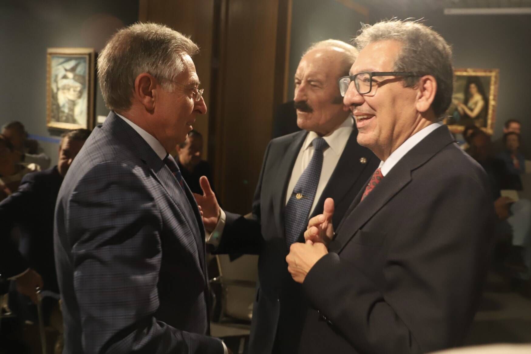 El acto celebrado en la sede de la Fundación Cajasol, contó con el periodista Carlos Herrera, como prologuista