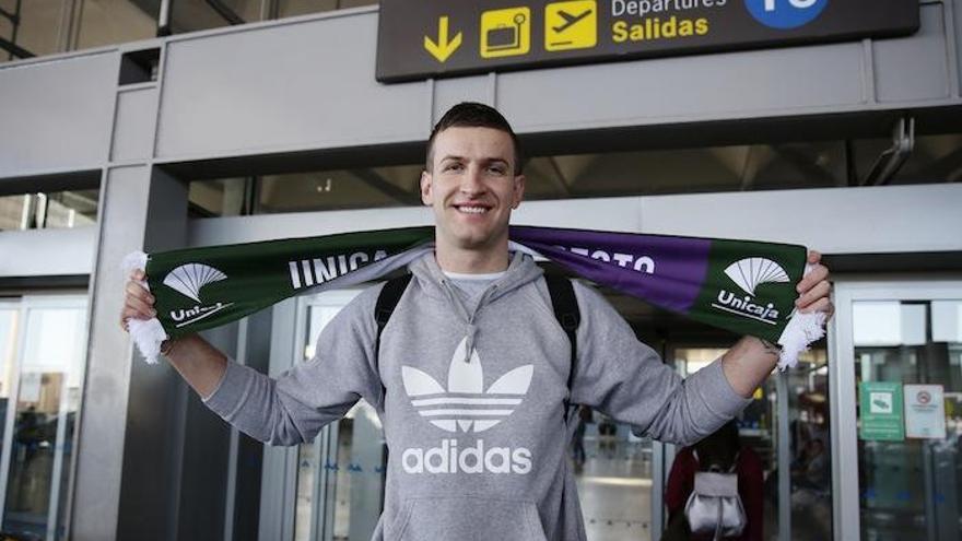 Alen Omic, flamante refuerzo del Unicaja para lo que queda de temporada, aterrizó el Málaga procedente de Estambul.