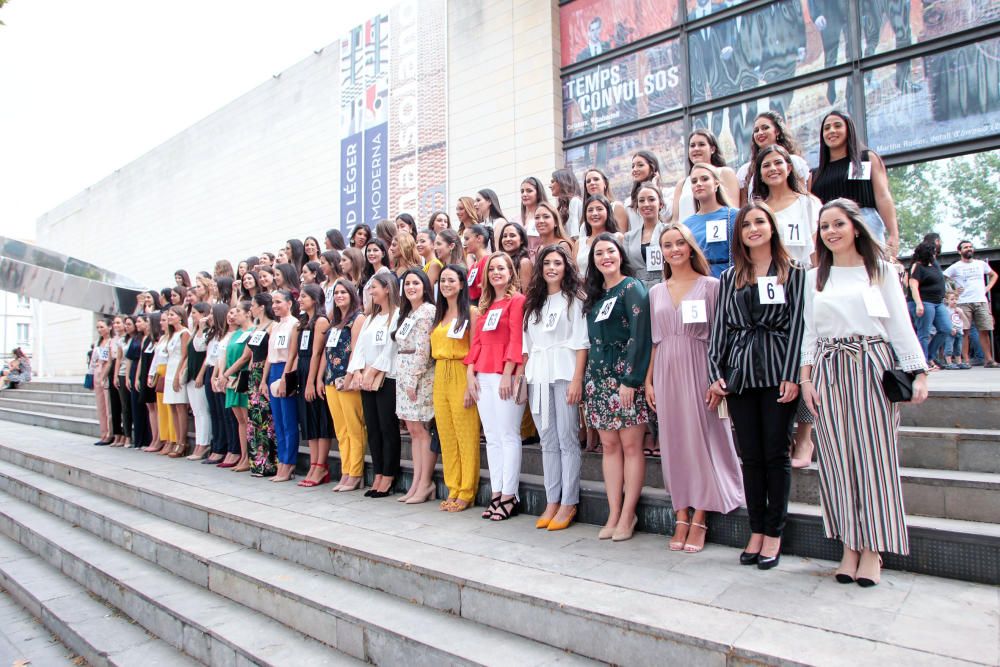 La aspirantes a fallera mayor de València visitan el IVAM