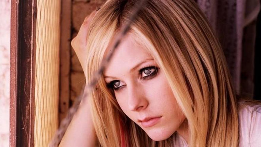 Avril Lavigne: &#039;Había aceptado la muerte mientras escribía mi última canción en la cama&#039;