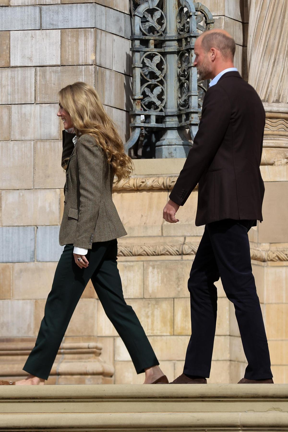 Kate Middleton cambia de ''look' y luce melena rubia