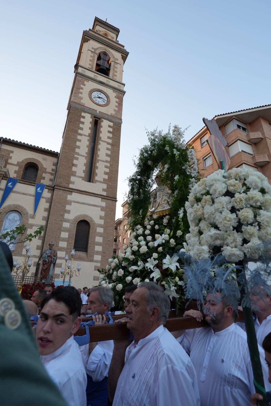 Galería de imágenes: La Virgen del Lledó llega a la plaza de la Virgen del Carmen en el Gau