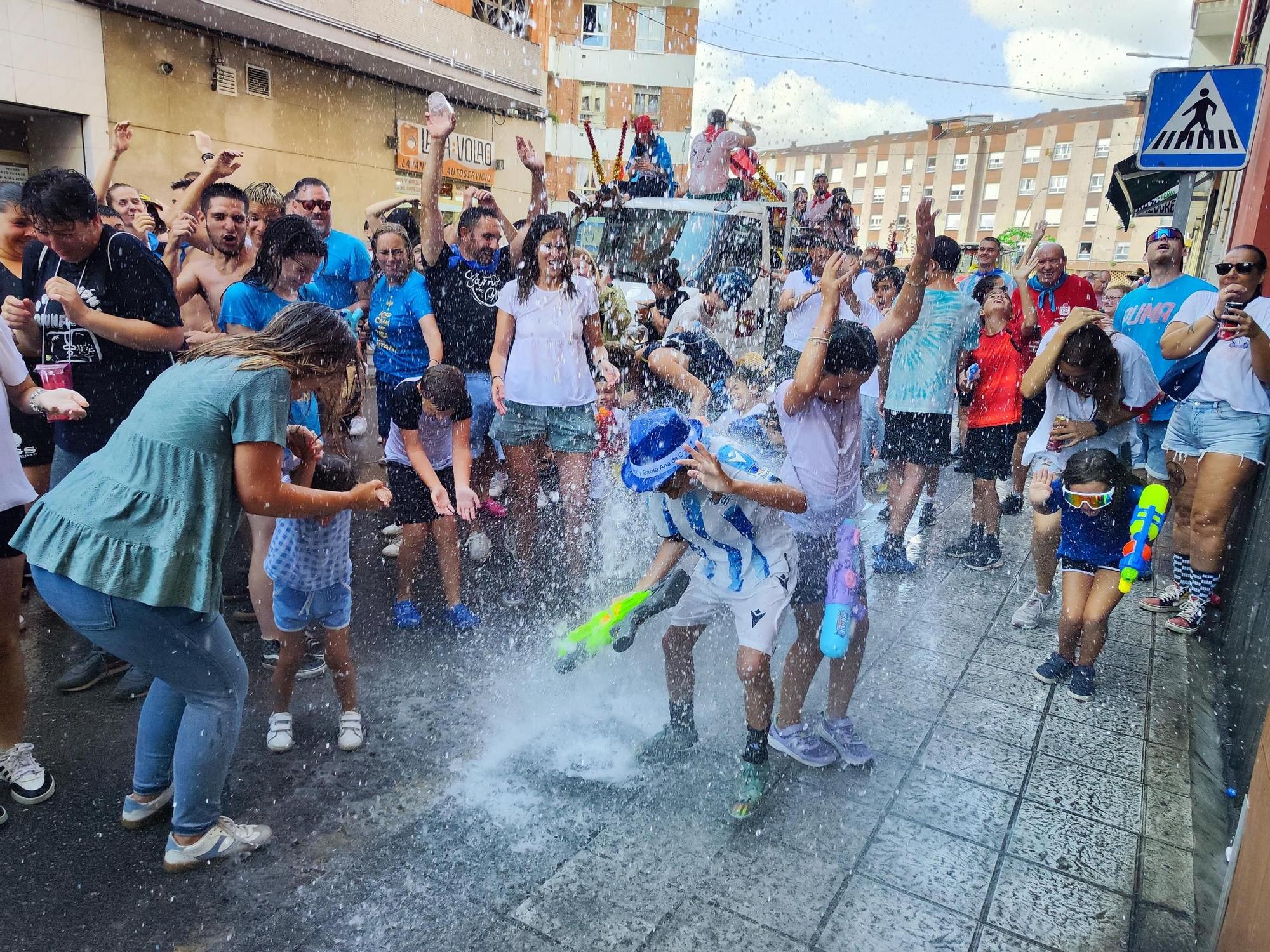 Grado se remoja por Santiago y Santa Ana
