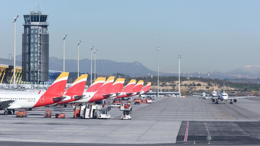 La huelga en Barajas podría afecta a mil vuelos en Semana Santa y ya comienzan los retrasos