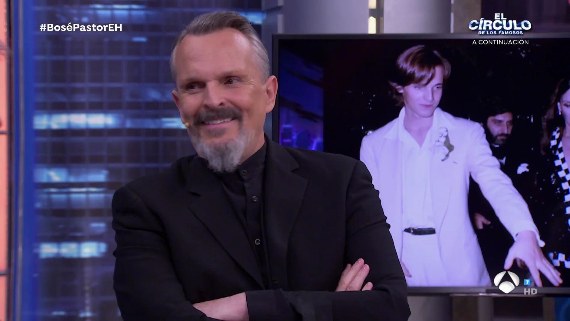 El cantante Miguel Bosé en un momento de la entrevista de este miércoles en 'El Hormiguero' en el que explicó el origen de su problema de pérdida de la voz.