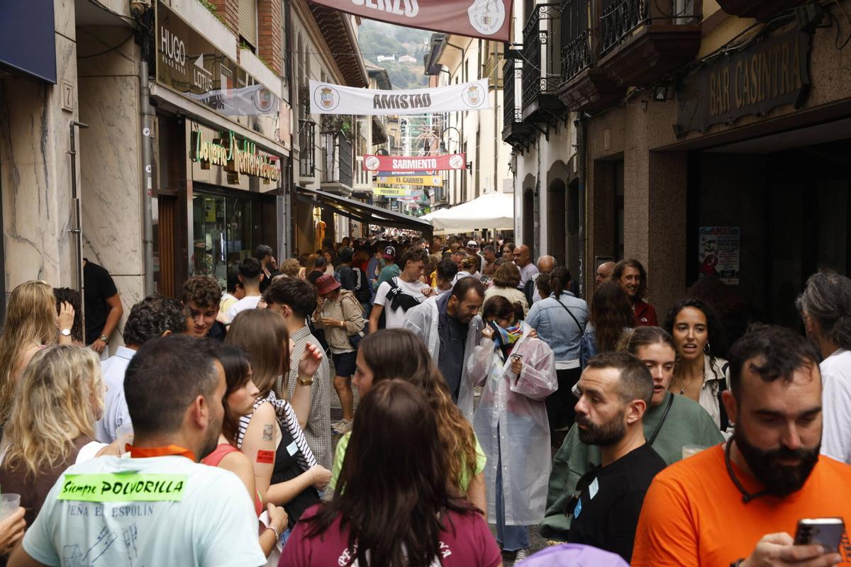El día en que la Descarga de Cangas se aplazó por la tormenta