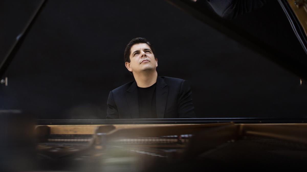 El pianista onubense Javier Perianes, sábado un concierto en el Gran Teatro.