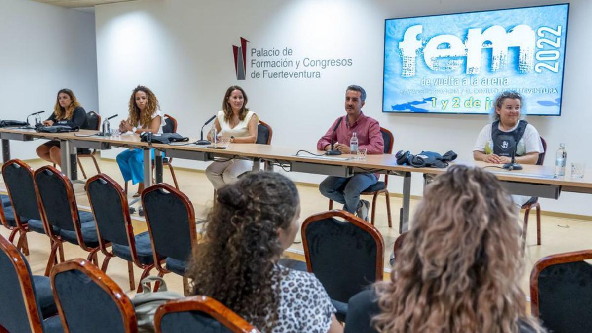 Presentación de la entrega de las mochilas sensibles, ayer. | | CABILDO DE FUERTEVENTURA