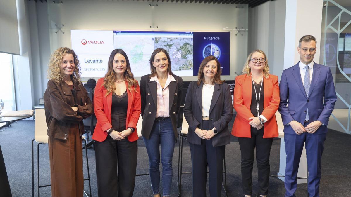 Silvia Tomás, Zulima Pérez, Sabina Goretti, Cristina Baixauli, María José Toledo y Jordi Azorín.