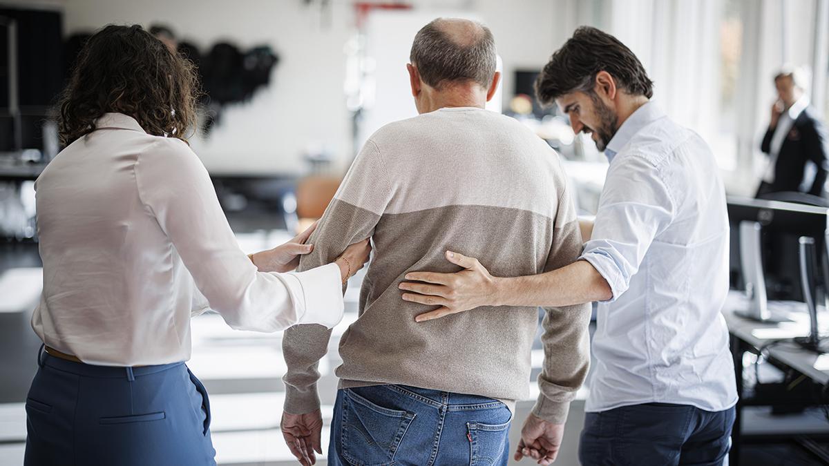 Paciente de párkinson siendo tratado