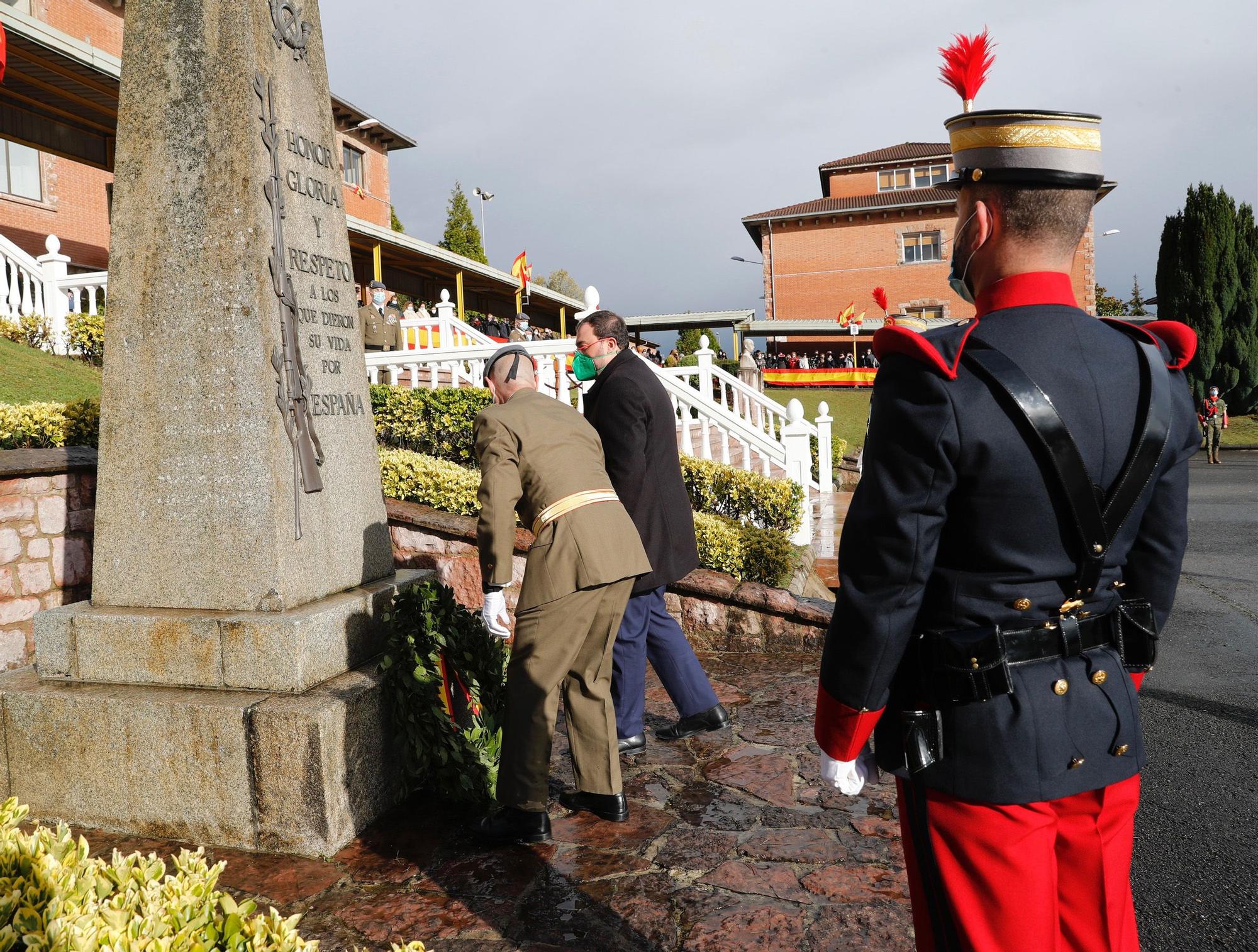 Adrián Barbón  en los actos conmemorativos de la festividad de la Inmaculada Concepción, patrona del Arma de Infantería, en Cabo Noval