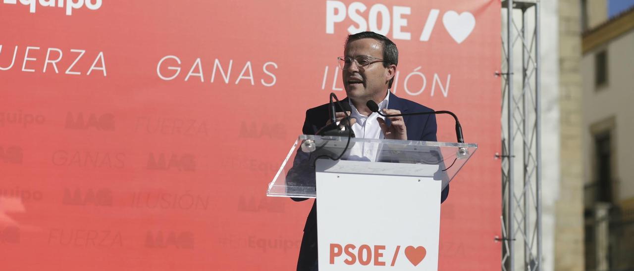 Miguel Ángel Gallardo presenta su candidatura a las primarias del PSOE extremeño, este domingo en Trujillo.
