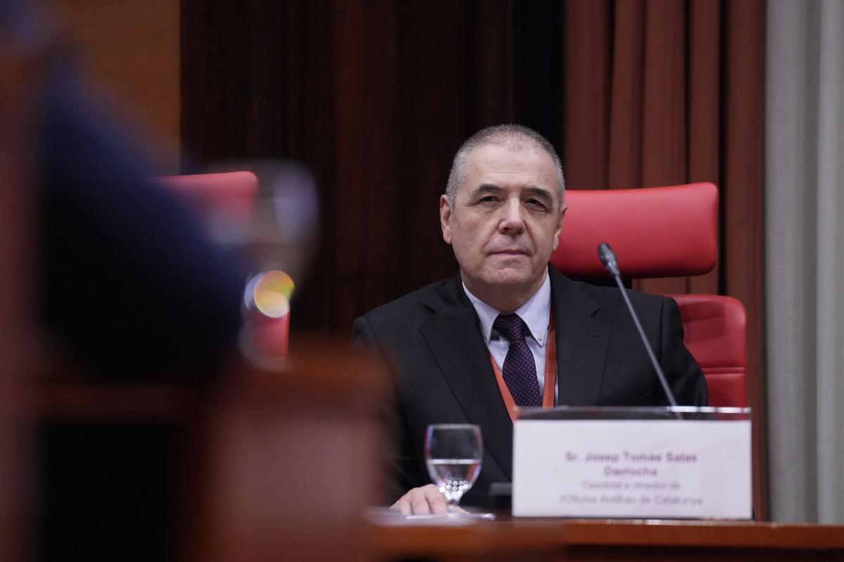El director de Antifrau, Josep Tomàs Salas, durante la comisión en el Parlament.