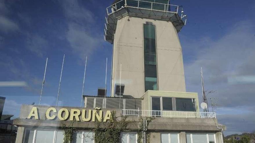 Torre de control del aeropuerto de A Coruña.