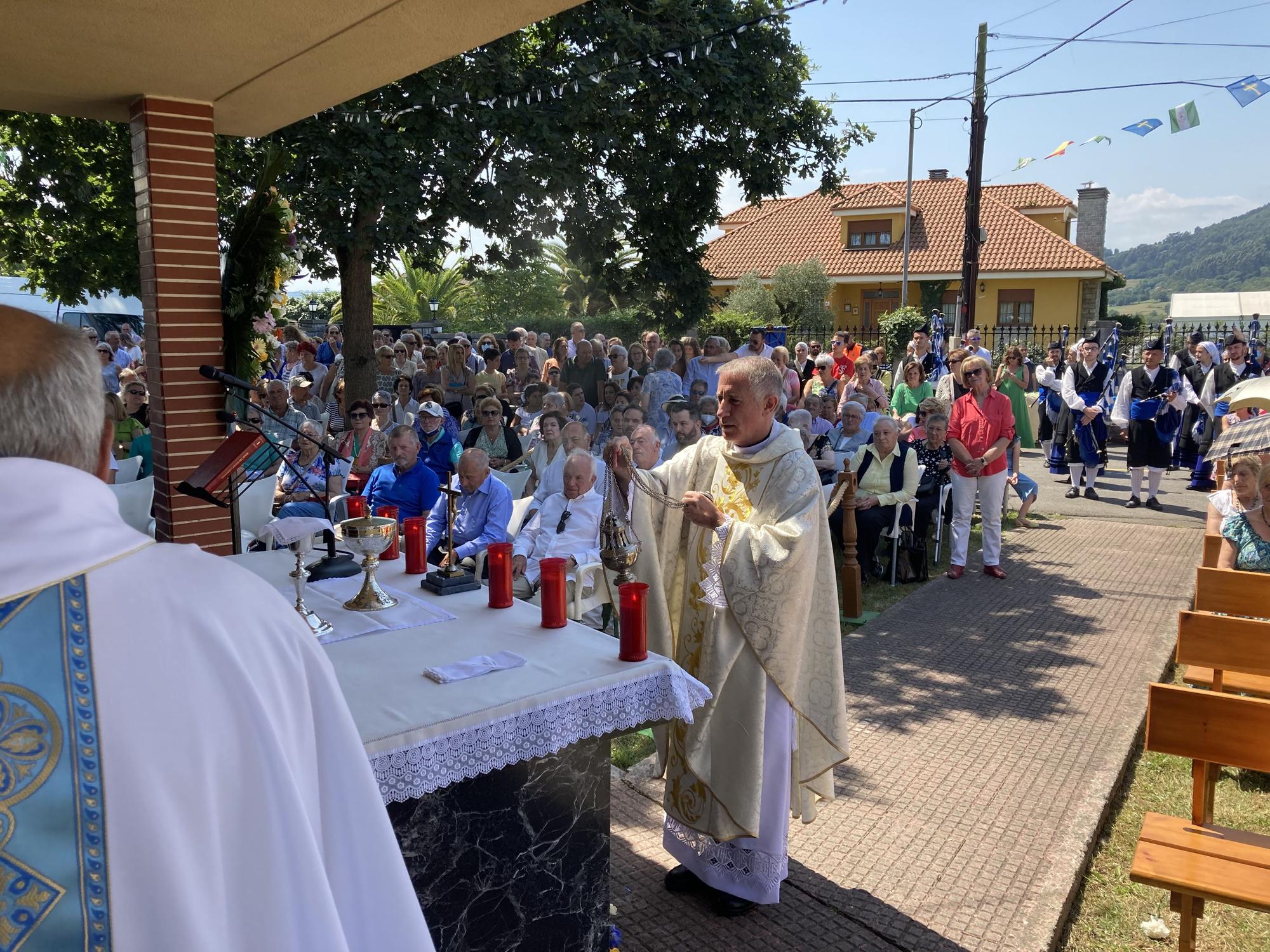 El Carbayu celebra su misa y su tradicional procesión que concluye con sorpresa: se presenta el nuevo himno en honor de Nuestra Señora del Buen Suceso