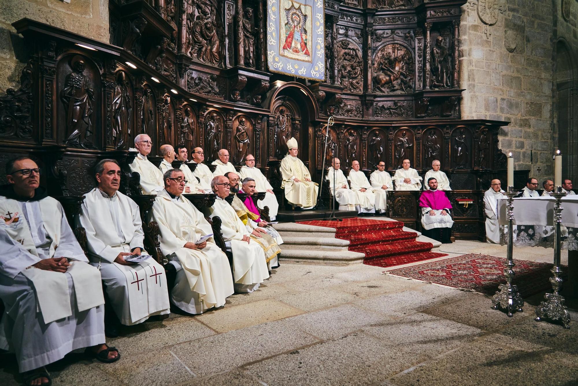 FOTOGALERÍA | Así fue la apertura de la Puerta Santa en la concatedral de Santa María de Cáceres