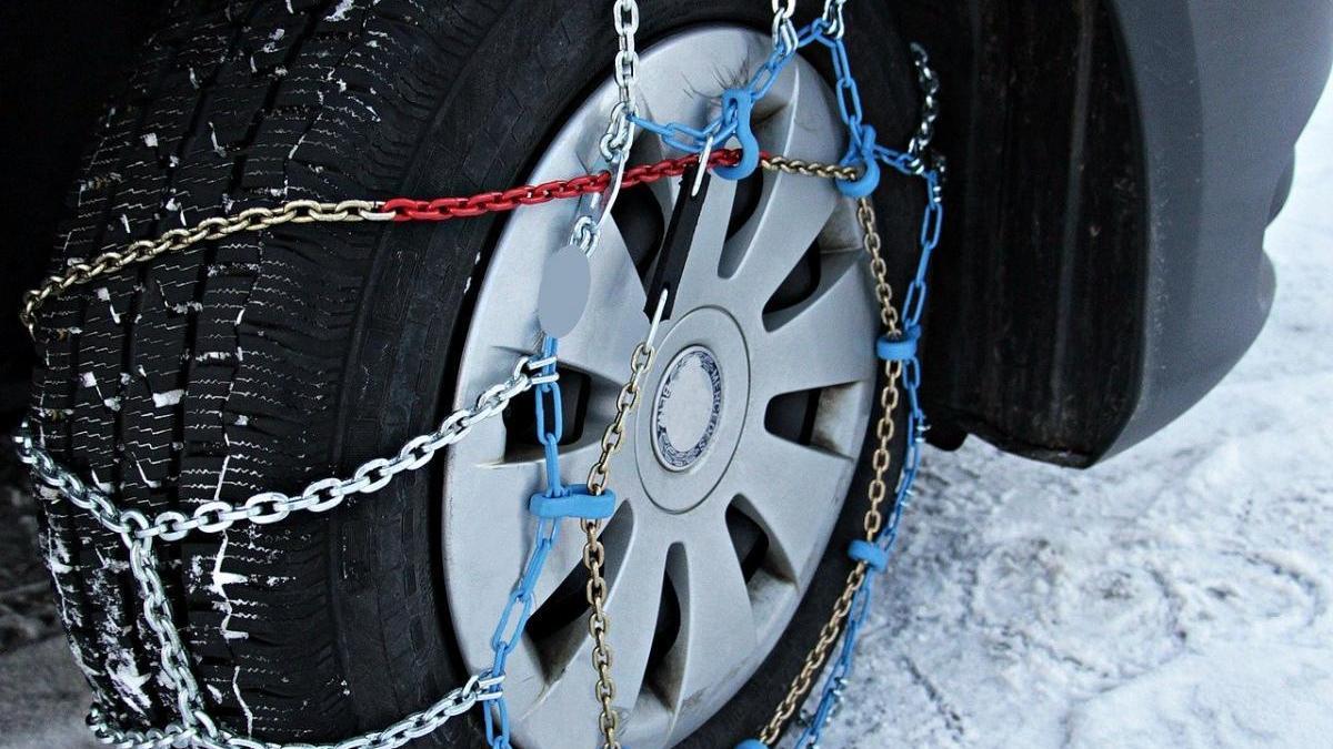 Tres carreteras requieren del uso de cadenas por nieve en Huesca