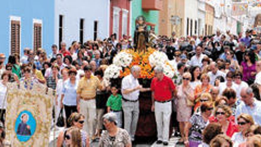 Las procesiones relevan a las romerías