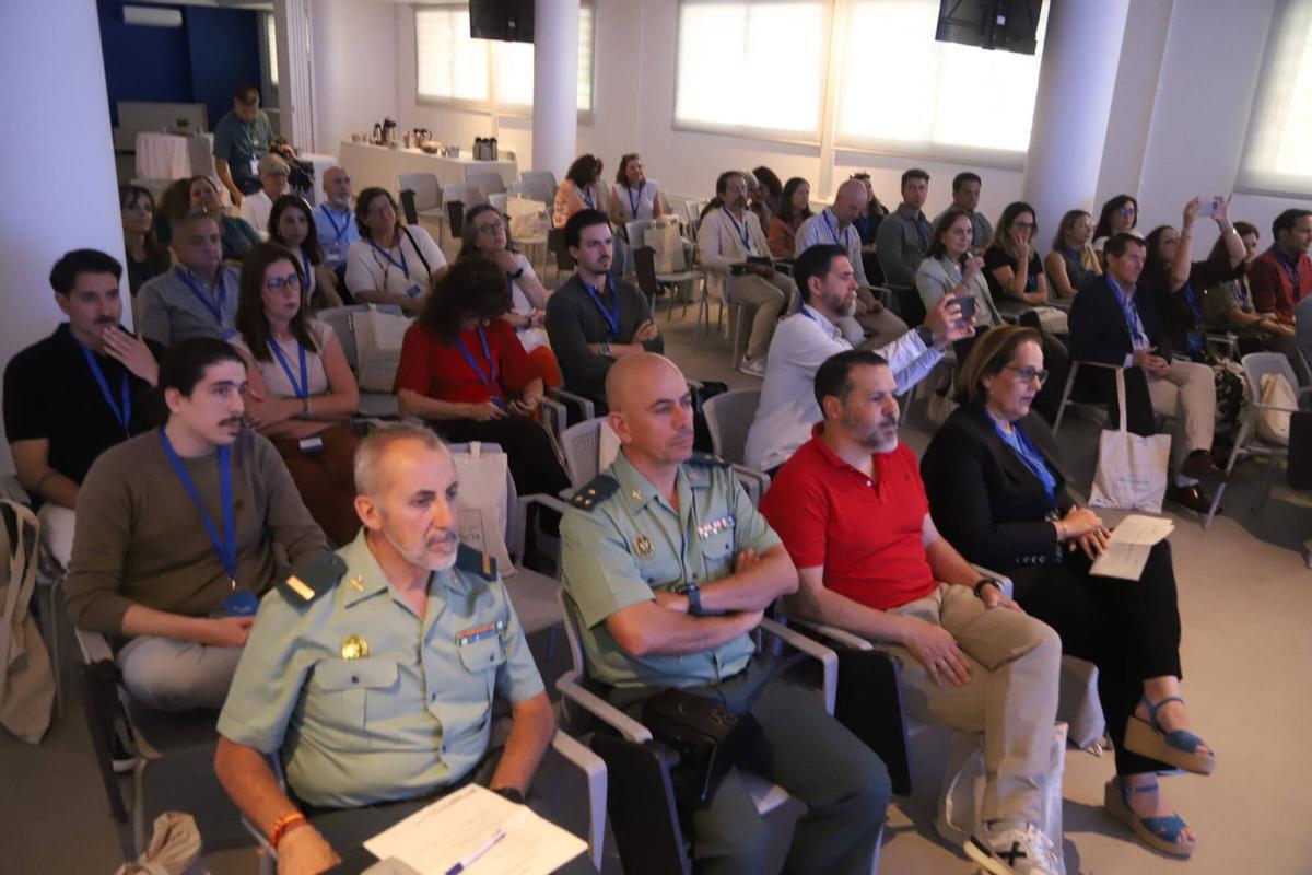 A.J.González Córdoba el delegado territorial de Desarrollo Educativo y FP, Diego Copé, y la primera teniente de alcalde del Ayuntamiento de Córdoba y presidenta del IMDEEC, Blanca Torrent, acuden al acto de inauguración del Centro de Excelencia IES El Tablero