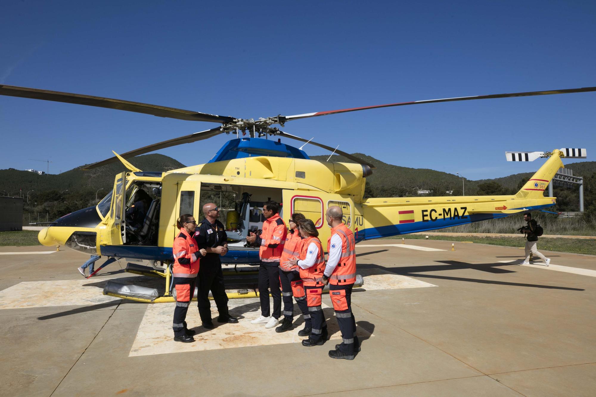 Todas las imágenes del nuevo helicóptero del 061