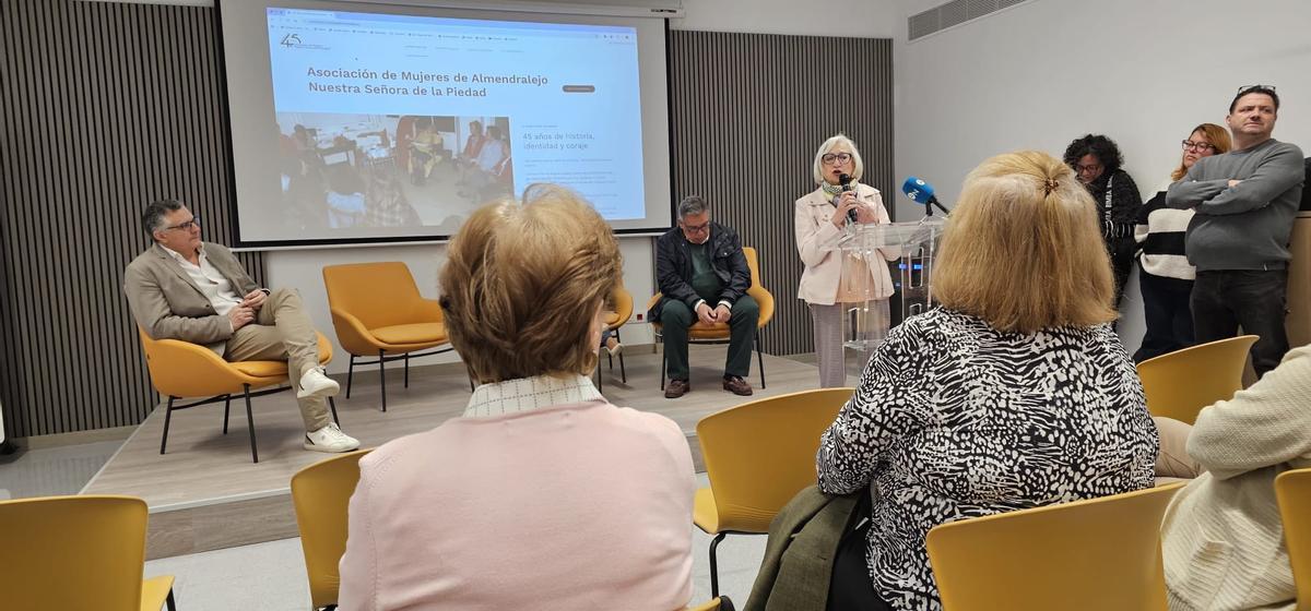 Un momento durante la presentación del documenta.