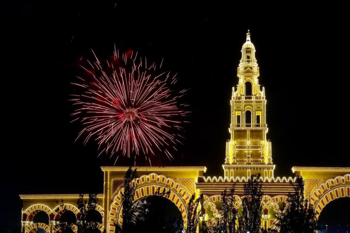 Fuegos artificiales para celebrar el inicio de la Feria de Córdoba 2025