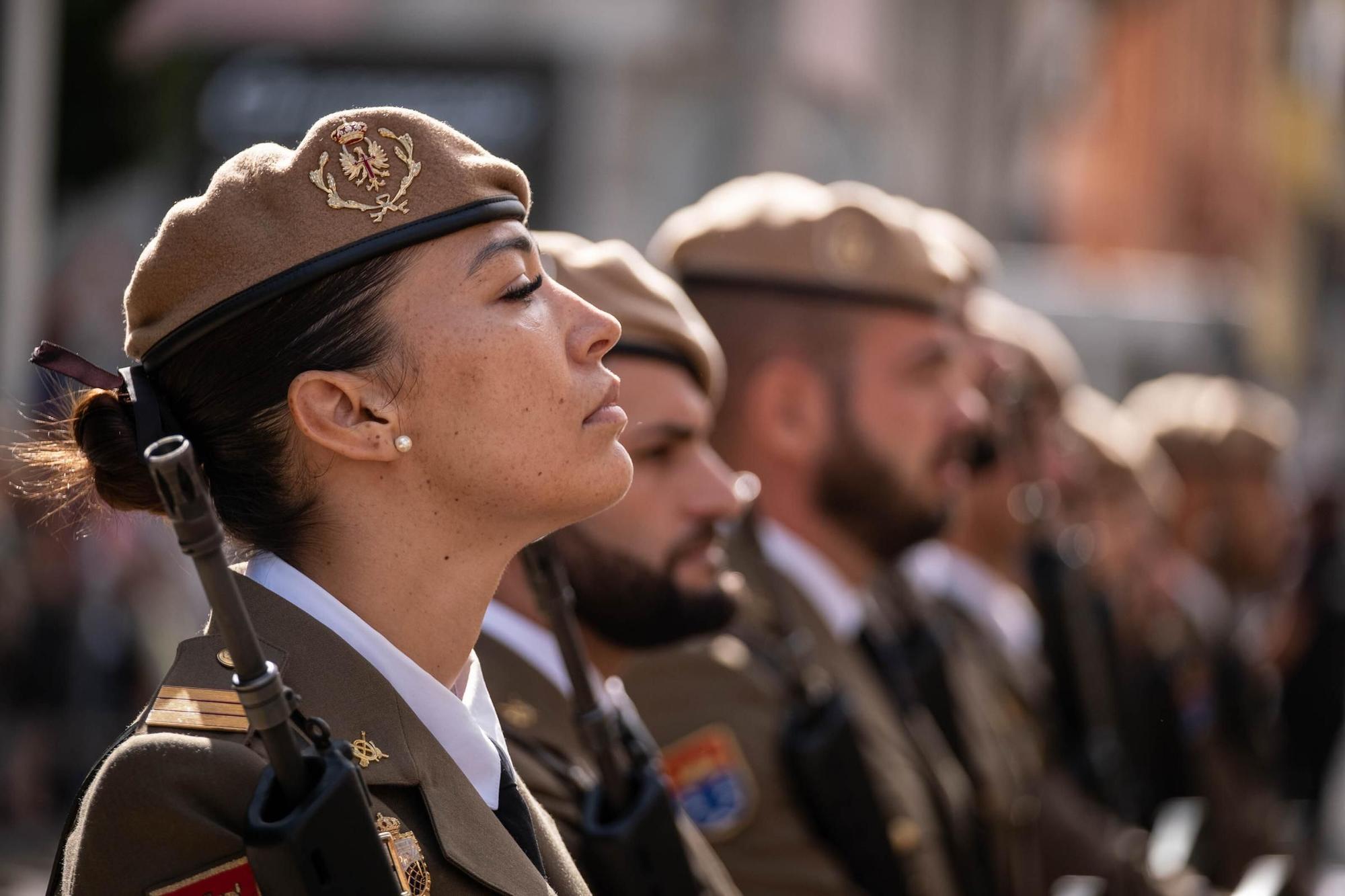Solemne izado de la bandera por el 300 aniversario de la Capitanía General de Canarias