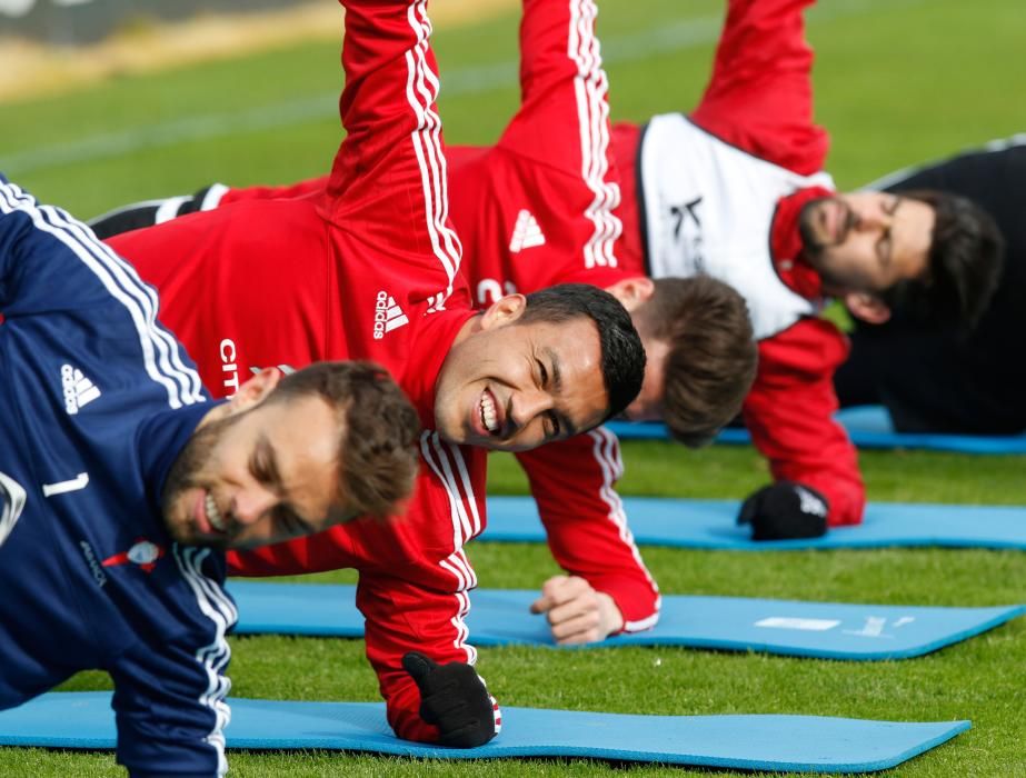 El Celta ultima los preparativos para medirse al Gijón en el Molinón. Ayer se entrenador todos los jugadores con la excepción de Bongonda, con una amigdalistis, y Fontás