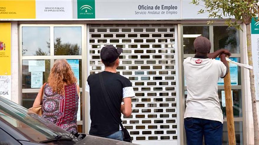 Una oficina del SAE en Sevilla. / Jesús Barrera