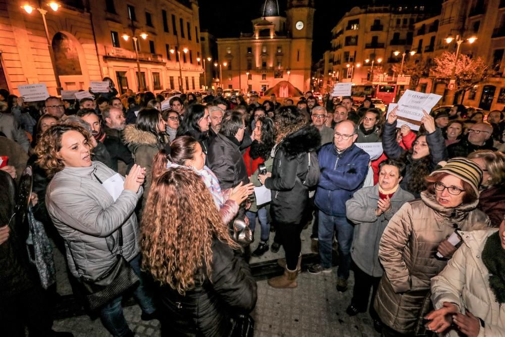 Concentración vecinal por el centro de Alcoy