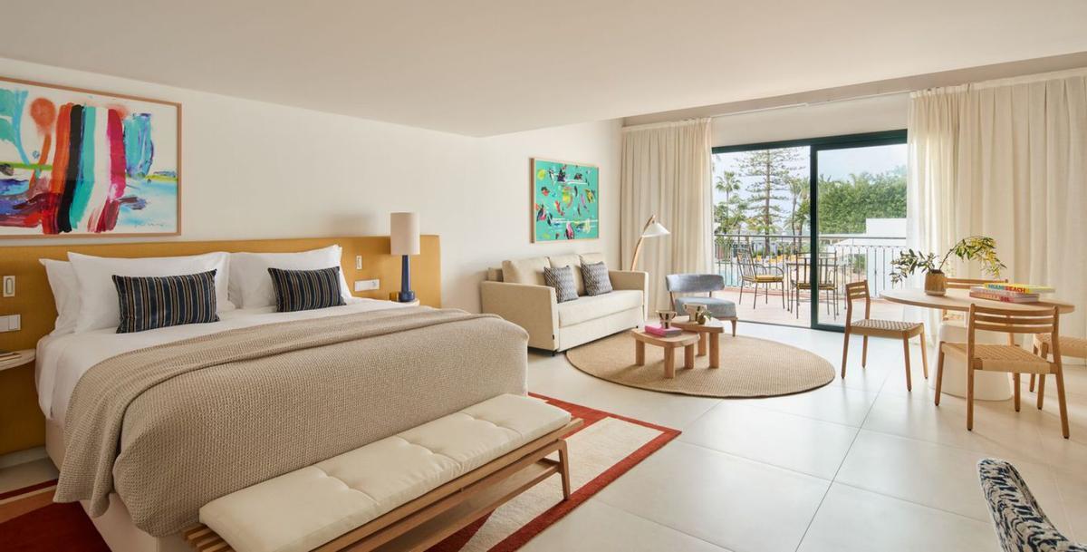 Una de las habitaciones del reformado hotel Los Monteros. | L.O.