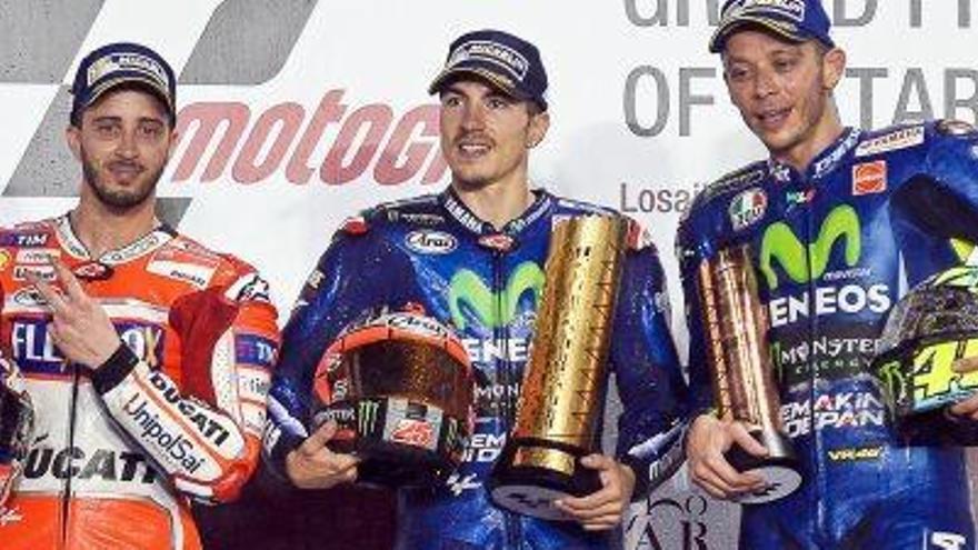 Andrea Dovizioso, Maverick Viñales i Valentino Rossi al podi de Losail