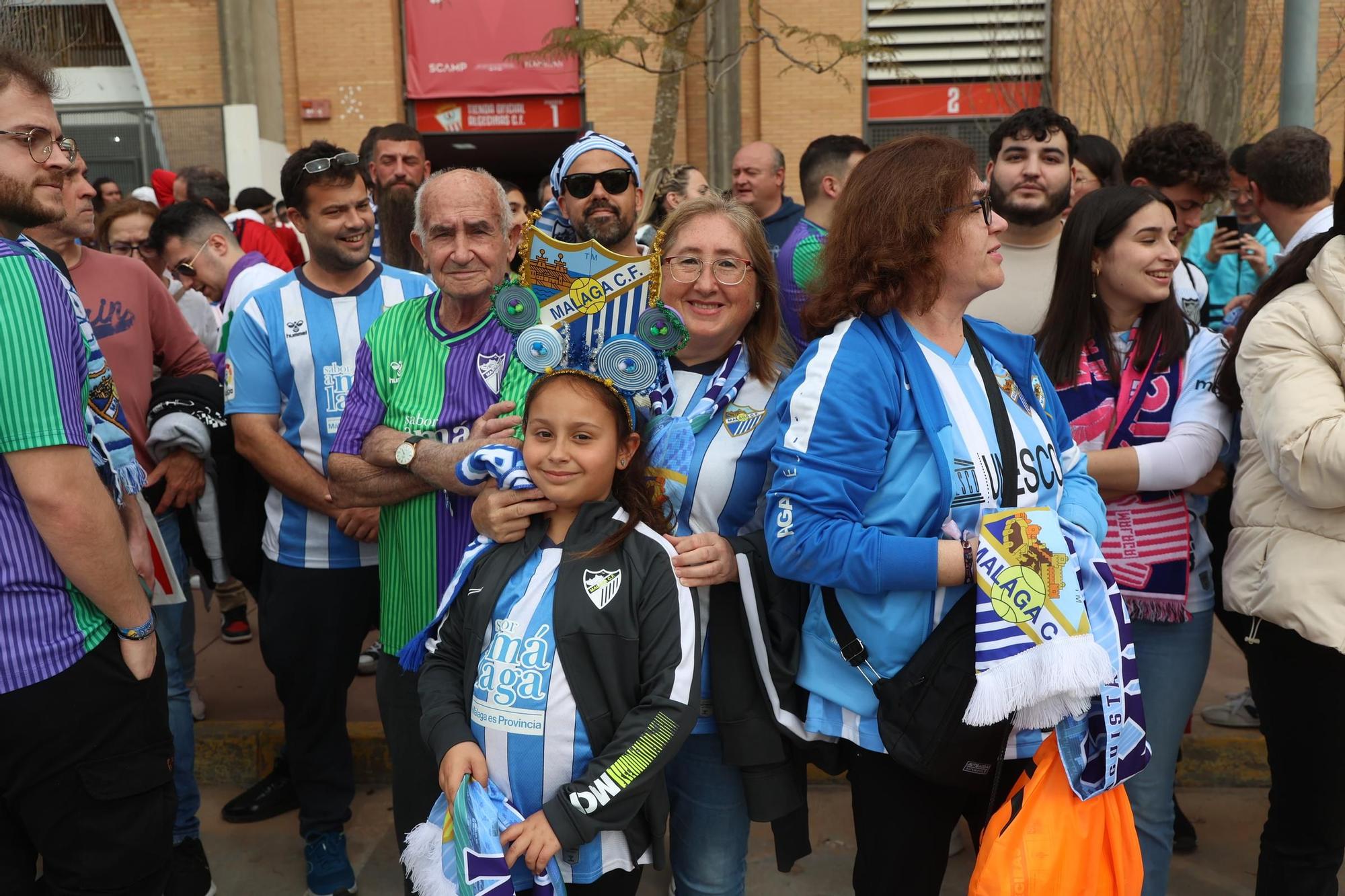 La afición del Málaga CF, llegando al Nuevo Mirador de Algeciras. Foto: LOF