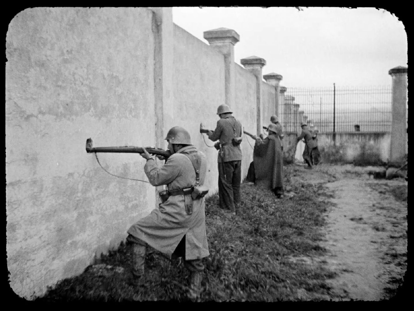 La entrada en Oviedo de las tropas nacionales. 2 de noviembre de 1936