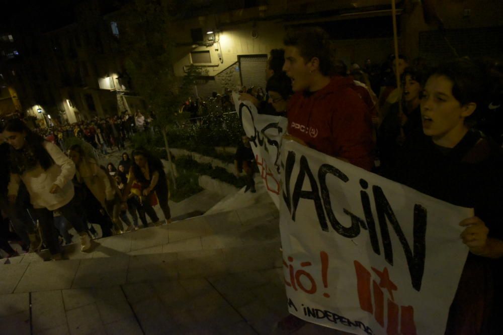 5.000 persones es manifesten a Manresa per protestar contra la repressió policial