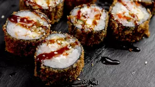 43 Gäste erkrankt: Gesundheitsbehörde schließt Sushi-Lokal an der Playa de Palma wegen Salmonellose-Ausbruch