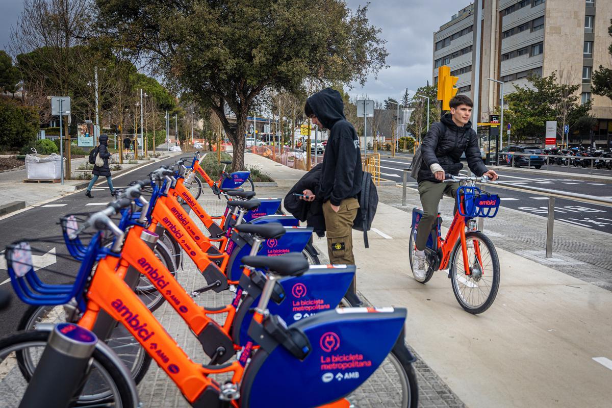 El estreno a medio gas del bicing metropolitano