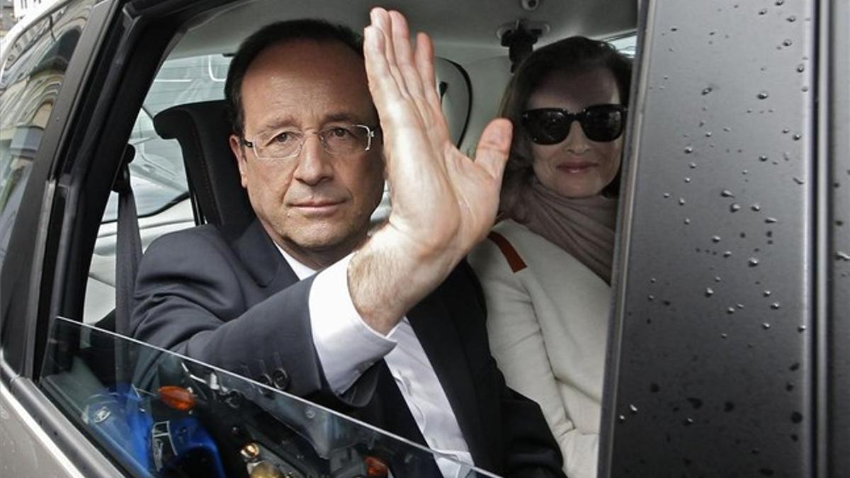 Francois Hollande y su actual pareja, la periodista Valerie Trierweiler.