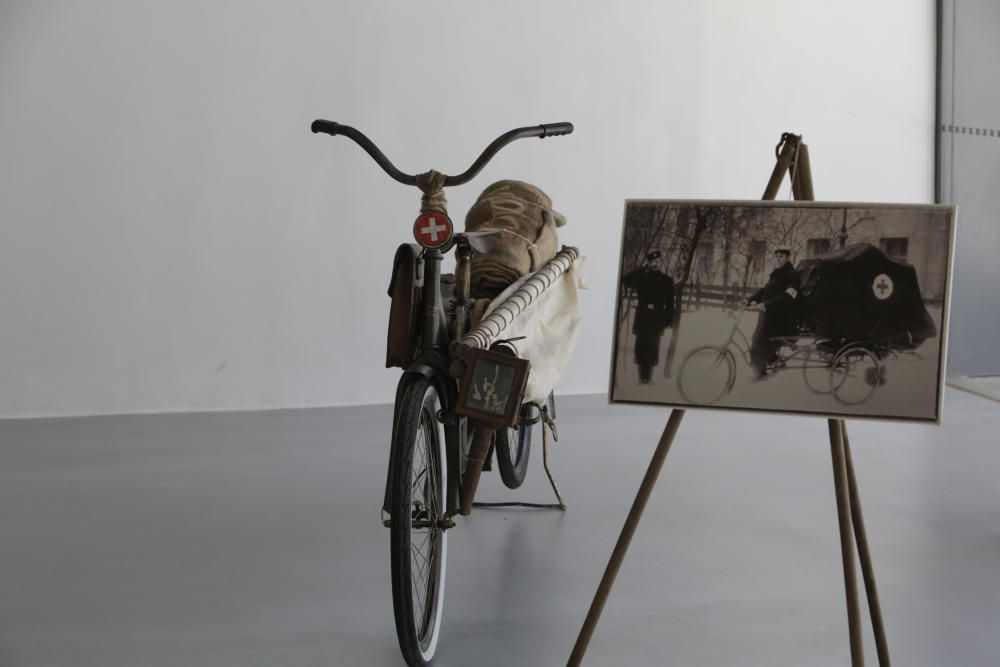 Exposición de bicicletas en la antigua estación de