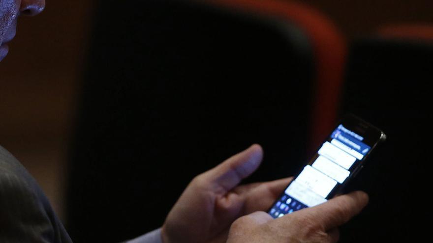 El Supremo considera que enviar mensajes a la expareja a través de amigas también es romper la orden de alejamiento