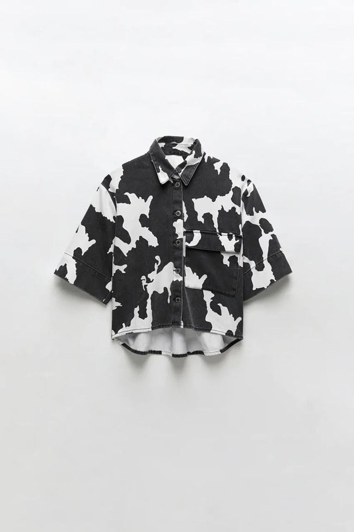 Cazadora 'oversize' con estampado animal