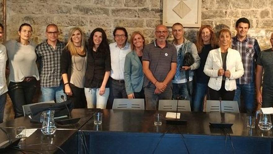 Foto de grup dels regidors de Santpedor després de l&#039;últim ple; Fina Rodríguez és la tercera per la dreta