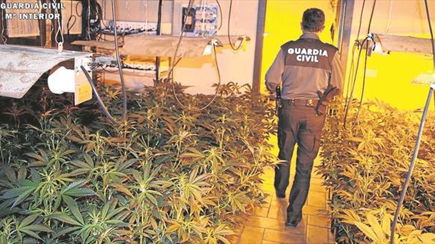 La Guardia Civil desmantela una plantación ‘indoor’ de marihuana