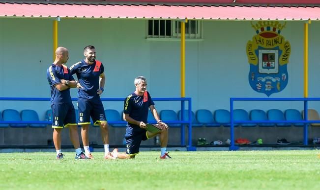 Entrenamiento UD Las Palmas en Barranco Seco ...