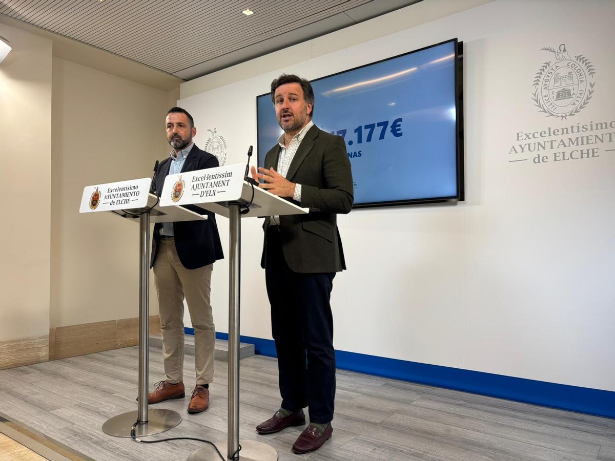 El alcalde de Elche y el concejal Samuel Ruiz presentaron las últimas cifras del paro en la ciudad